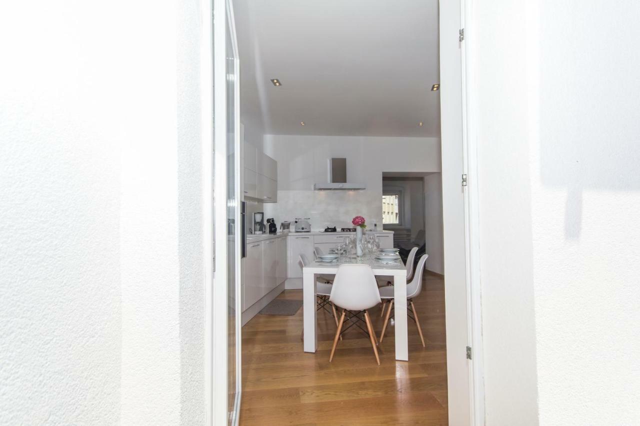 Appartment In Center With Parking Pula Extérieur photo