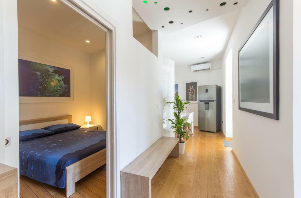 Appartment In Center With Parking Pula Extérieur photo